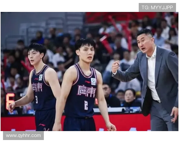 广东二沙训练四大亮点：徐杰突破犀利，胡明轩对抗升级，徐昕三分显威，杜润旺策应盘活(2)